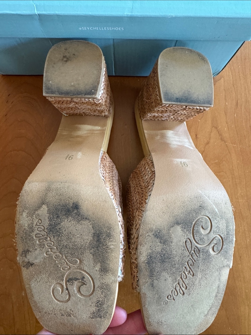 Seychelles Adapt Tan Raffia Slides - Picture 5 of 7